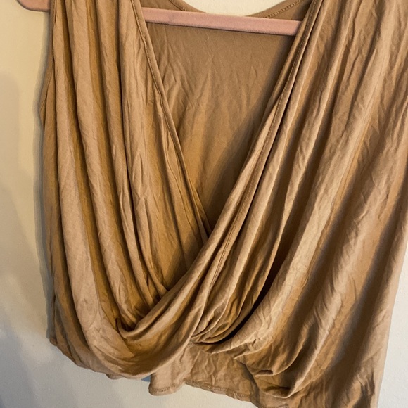 🟢10/$10 - sleeveless top - Picture 3 of 4